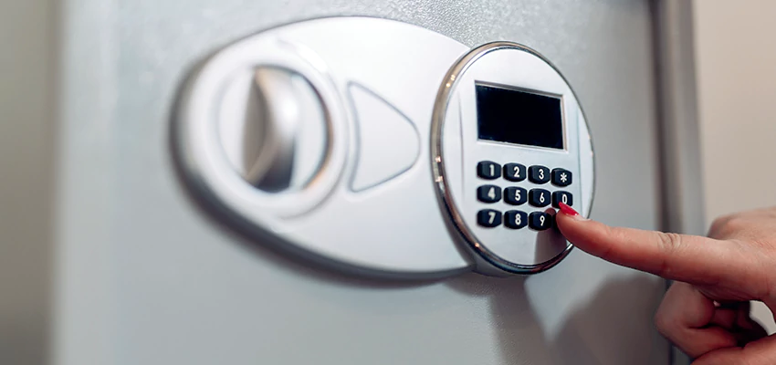 Jewelry Safe Cracking in Farmersville, California