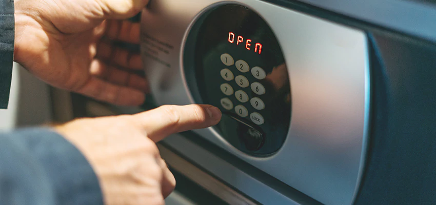 Cash Safe Openers in Farmersville, California