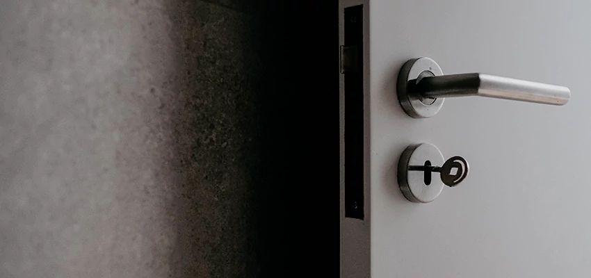 Front Door Handle Repair And Installation in Farmersville, CA